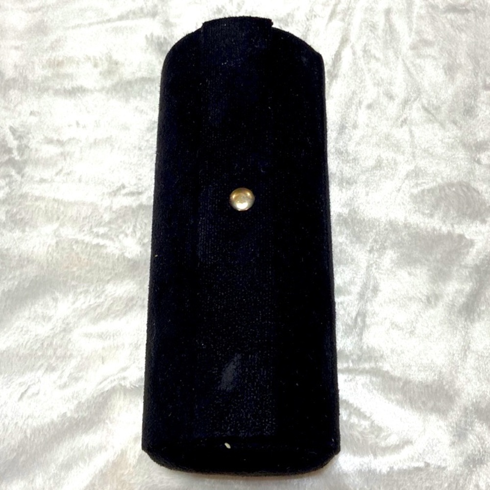Black jewelry holder